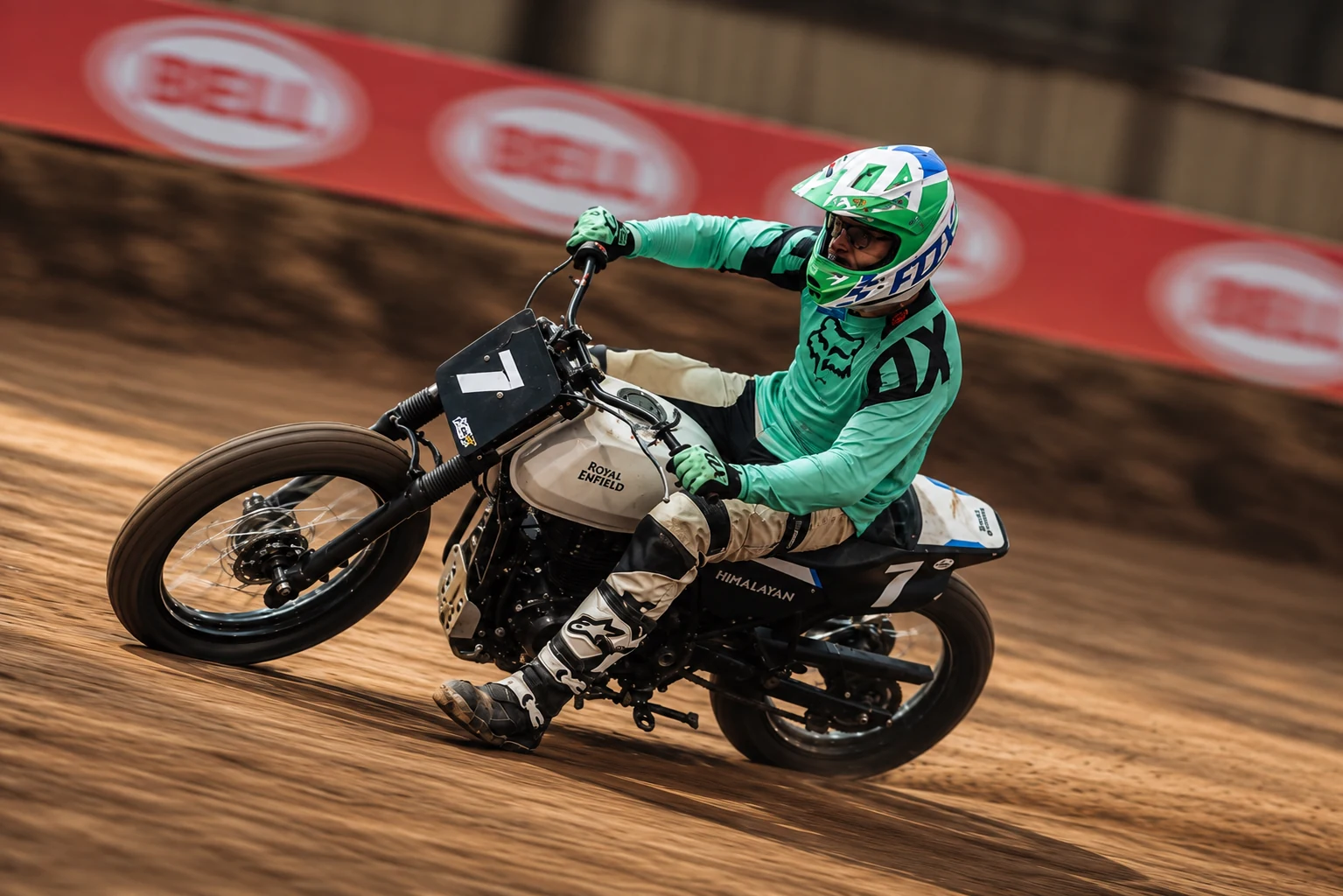 Flat-track motorcycle racing
